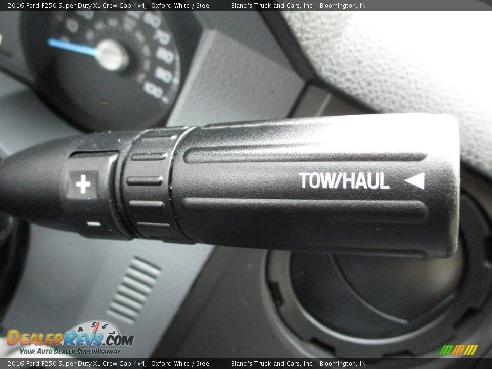 2016 Ford F250 Super Duty XL Crew Cab 4x4 Oxford White / Steel Photo #17