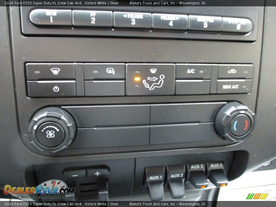 2016 Ford F250 Super Duty XL Crew Cab 4x4 Oxford White / Steel Photo #20