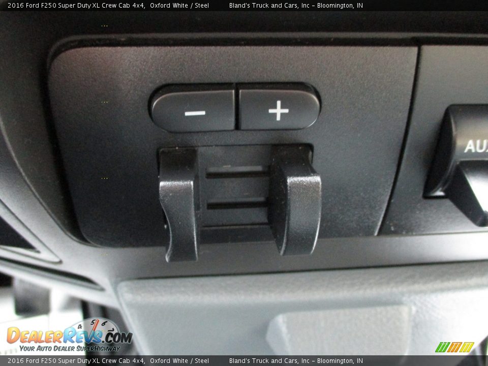 2016 Ford F250 Super Duty XL Crew Cab 4x4 Oxford White / Steel Photo #21