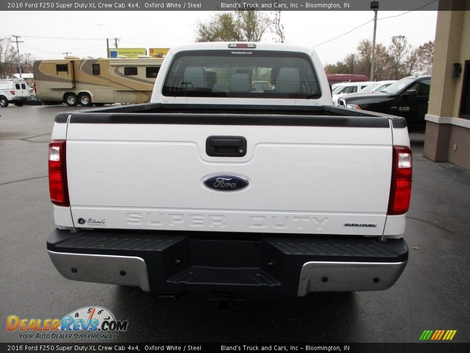 2016 Ford F250 Super Duty XL Crew Cab 4x4 Oxford White / Steel Photo #32