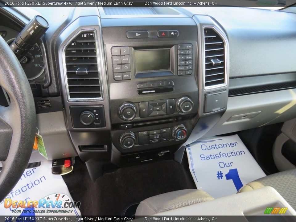 2016 Ford F150 XLT SuperCrew 4x4 Ingot Silver / Medium Earth Gray Photo #33