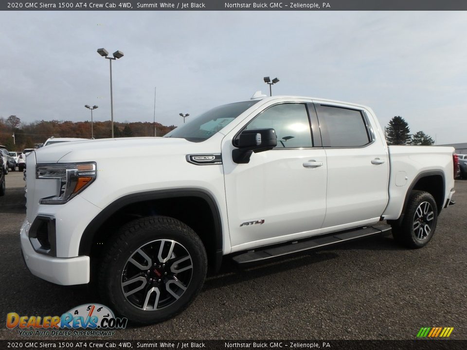 Front 3/4 View of 2020 GMC Sierra 1500 AT4 Crew Cab 4WD Photo #1