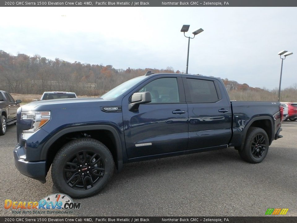Front 3/4 View of 2020 GMC Sierra 1500 Elevation Crew Cab 4WD Photo #1