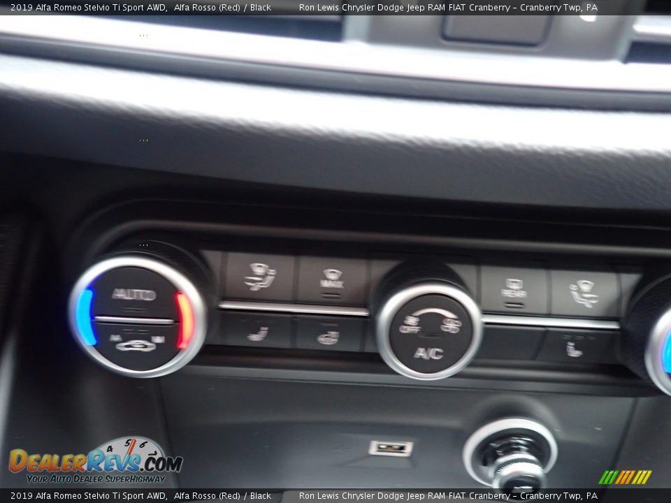 2019 Alfa Romeo Stelvio Ti Sport AWD Alfa Rosso (Red) / Black Photo #25