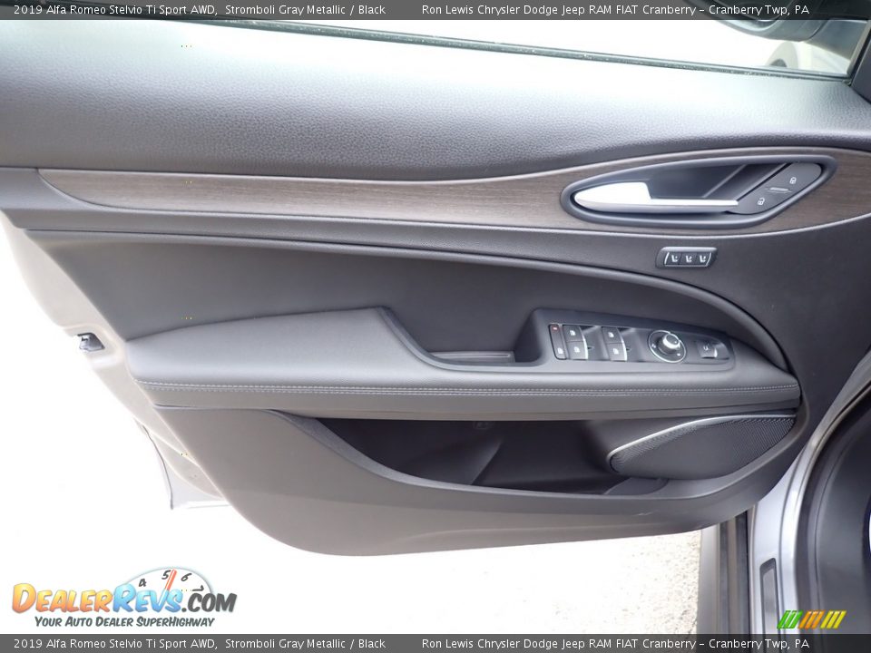 2019 Alfa Romeo Stelvio Ti Sport AWD Stromboli Gray Metallic / Black Photo #14