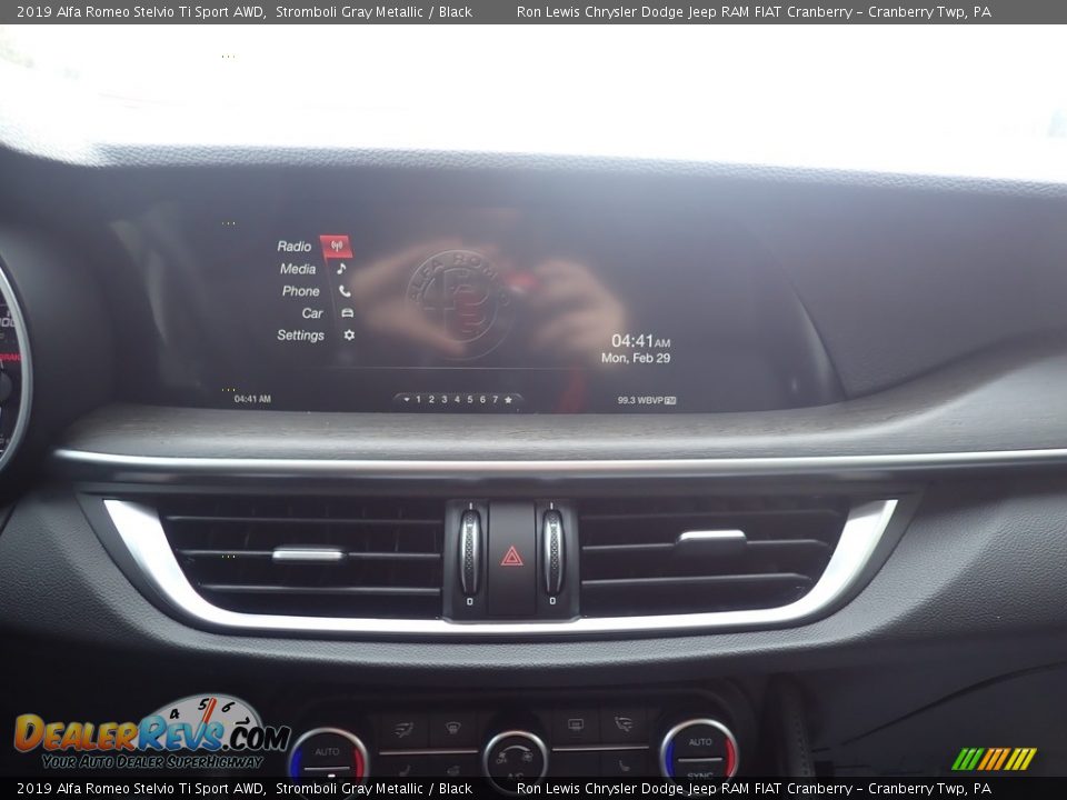 2019 Alfa Romeo Stelvio Ti Sport AWD Stromboli Gray Metallic / Black Photo #17