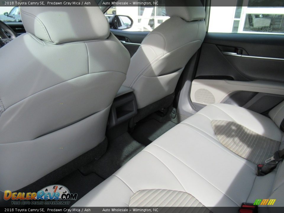 2018 Toyota Camry SE Predawn Gray Mica / Ash Photo #12
