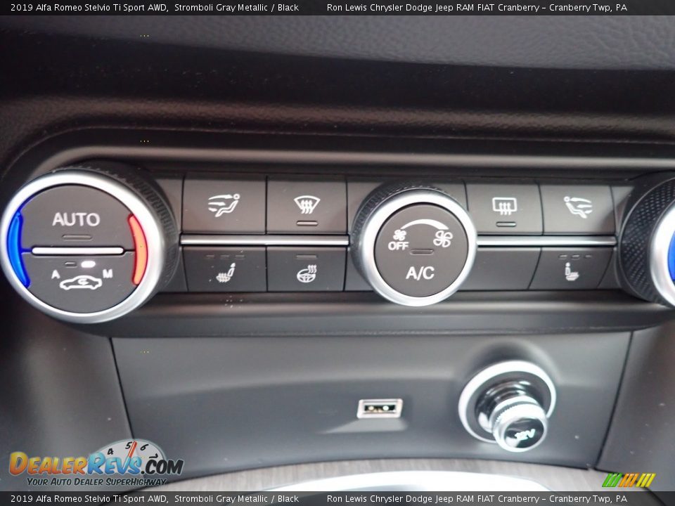 2019 Alfa Romeo Stelvio Ti Sport AWD Stromboli Gray Metallic / Black Photo #22