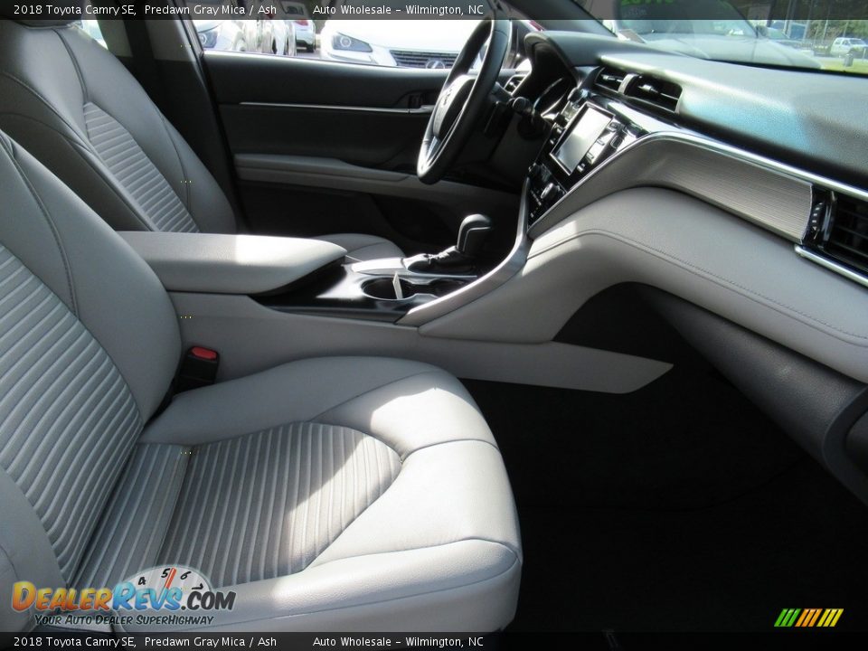 2018 Toyota Camry SE Predawn Gray Mica / Ash Photo #13