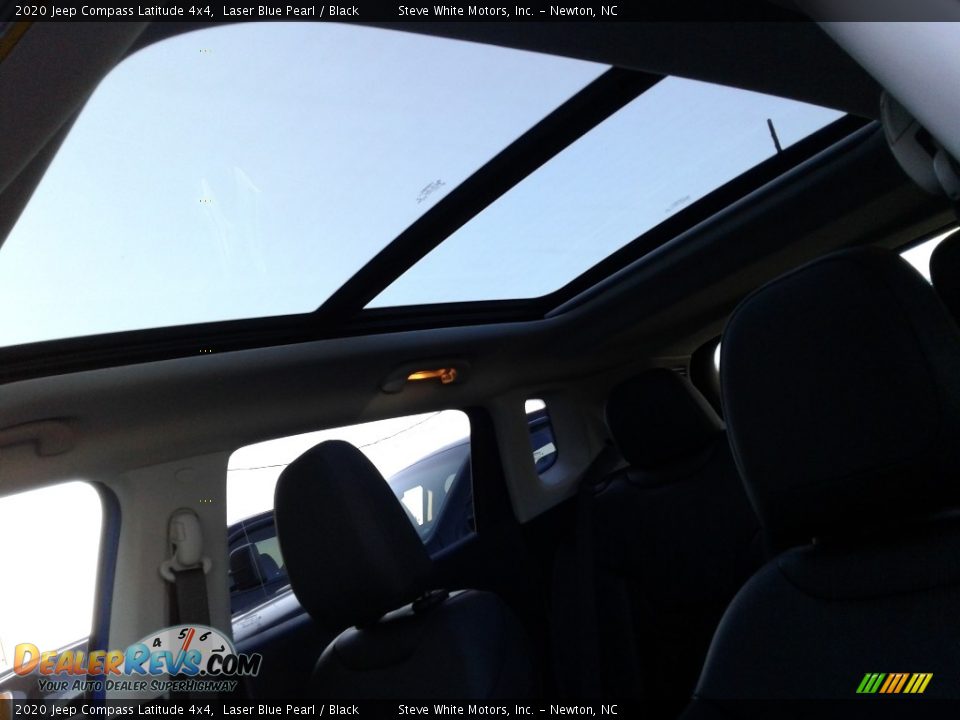 2020 Jeep Compass Latitude 4x4 Laser Blue Pearl / Black Photo #30