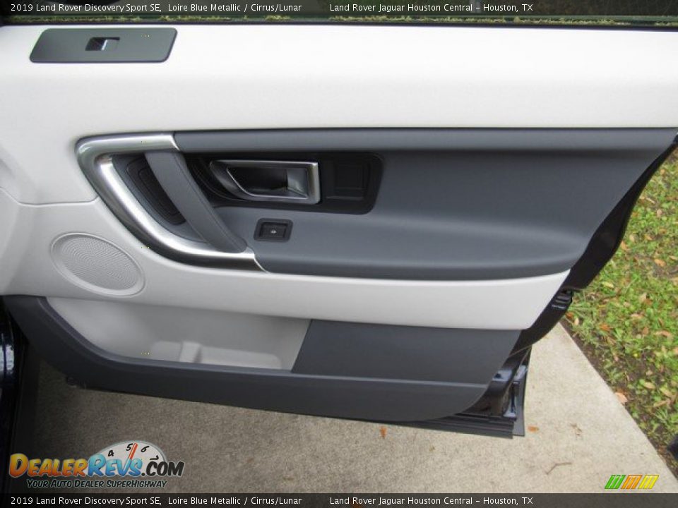 Door Panel of 2019 Land Rover Discovery Sport SE Photo #19