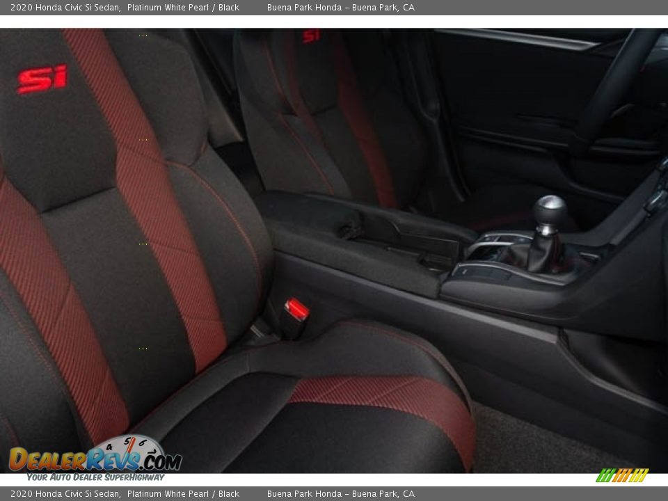 Front Seat of 2020 Honda Civic Si Sedan Photo #31
