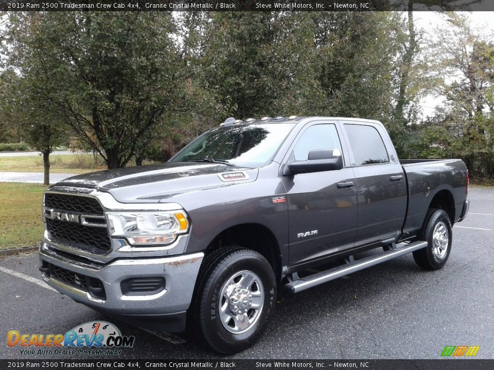 Front 3/4 View of 2019 Ram 2500 Tradesman Crew Cab 4x4 Photo #2