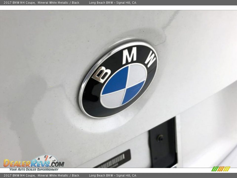 2017 BMW M4 Coupe Mineral White Metallic / Black Photo #23
