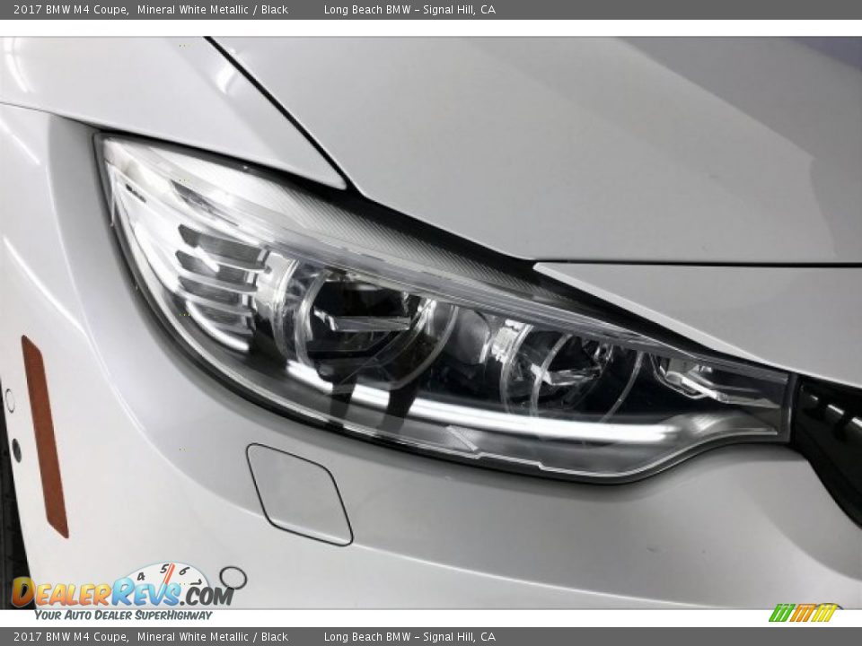 2017 BMW M4 Coupe Mineral White Metallic / Black Photo #28