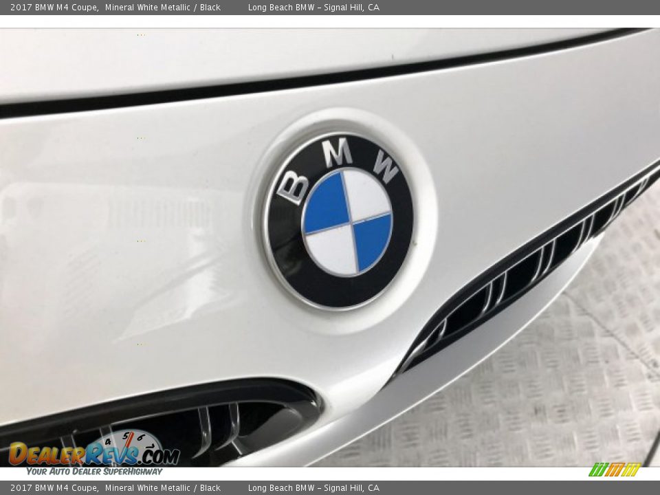2017 BMW M4 Coupe Mineral White Metallic / Black Photo #29
