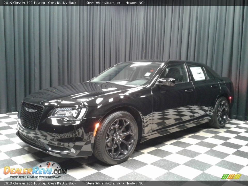 2019 Chrysler 300 Touring Gloss Black / Black Photo #2