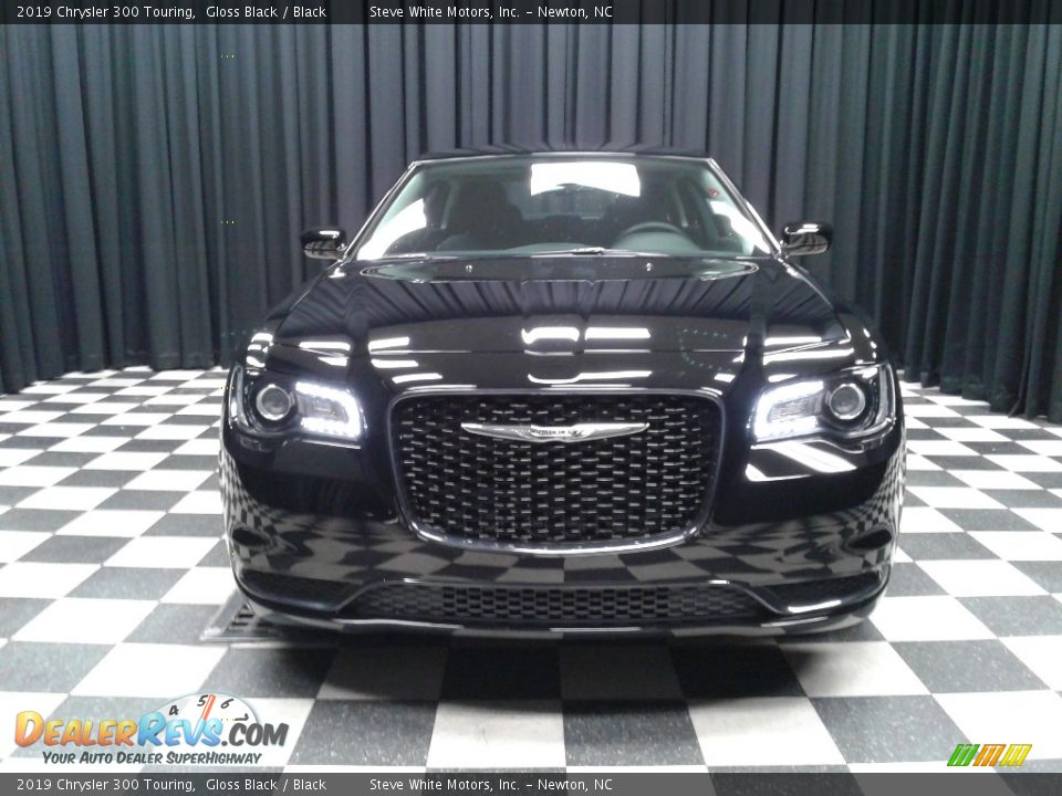 2019 Chrysler 300 Touring Gloss Black / Black Photo #3