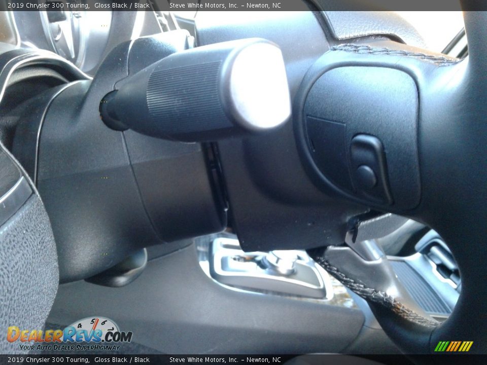 2019 Chrysler 300 Touring Gloss Black / Black Photo #15