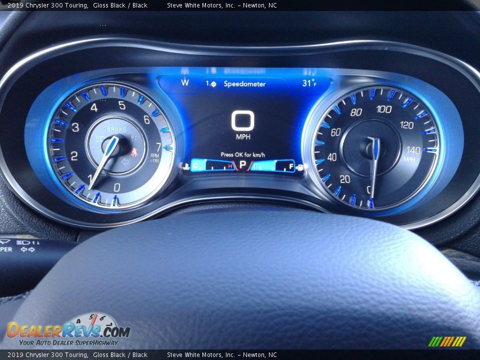 2019 Chrysler 300 Touring Gloss Black / Black Photo #18