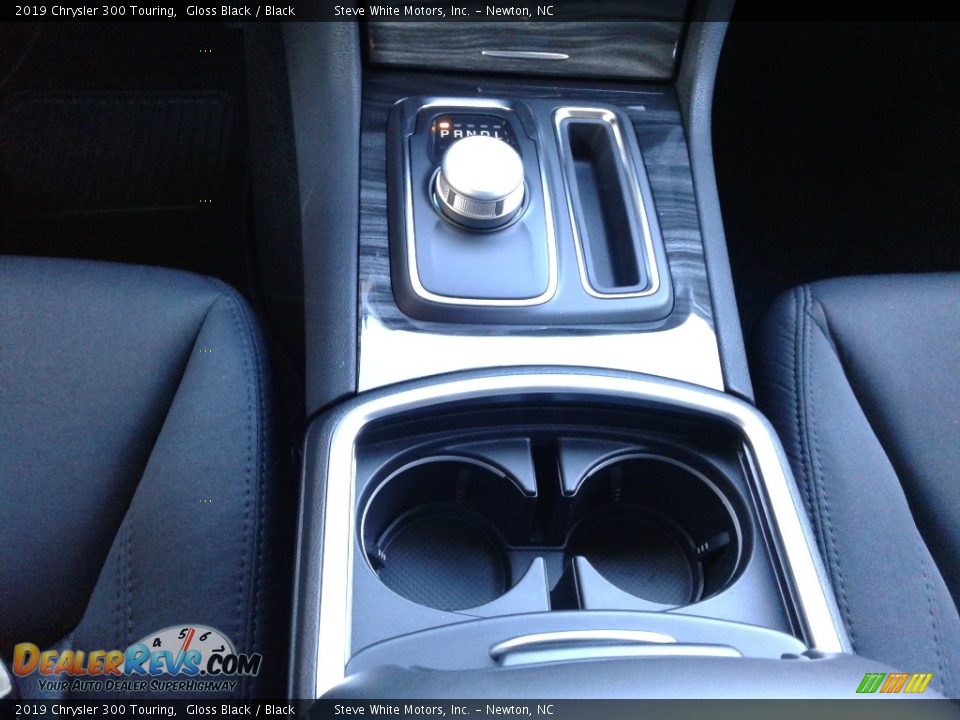 2019 Chrysler 300 Touring Gloss Black / Black Photo #25