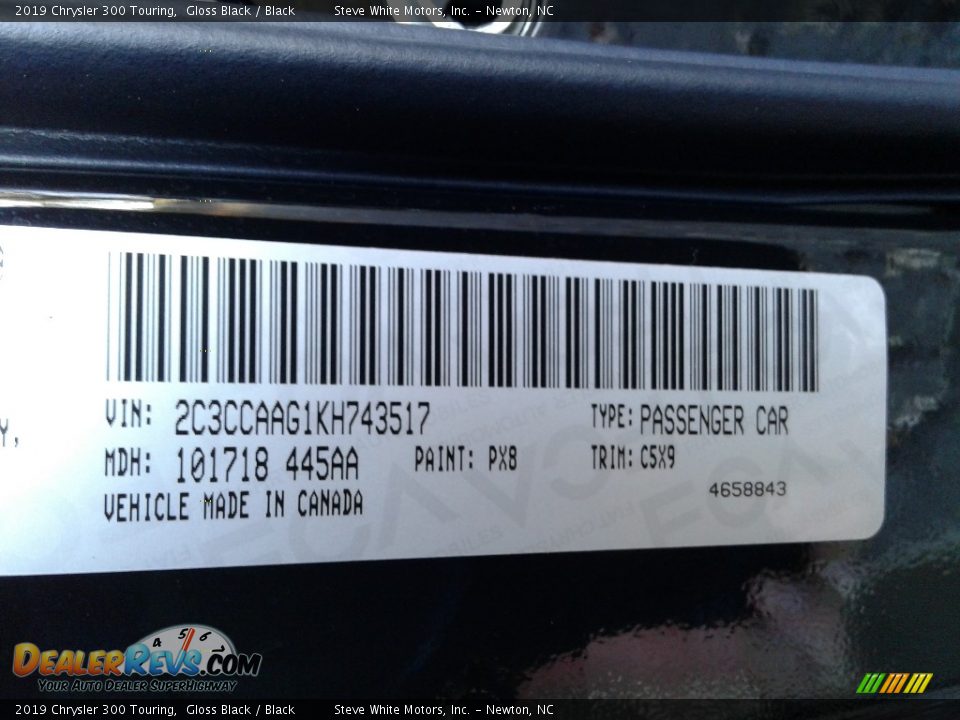 2019 Chrysler 300 Touring Gloss Black / Black Photo #30