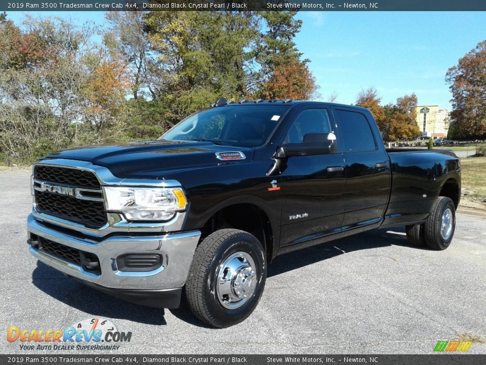 Front 3/4 View of 2019 Ram 3500 Tradesman Crew Cab 4x4 Photo #2