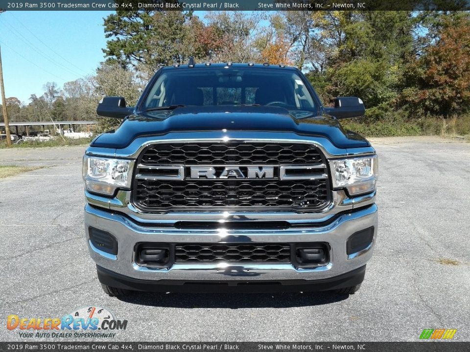 2019 Ram 3500 Tradesman Crew Cab 4x4 Diamond Black Crystal Pearl / Black Photo #3