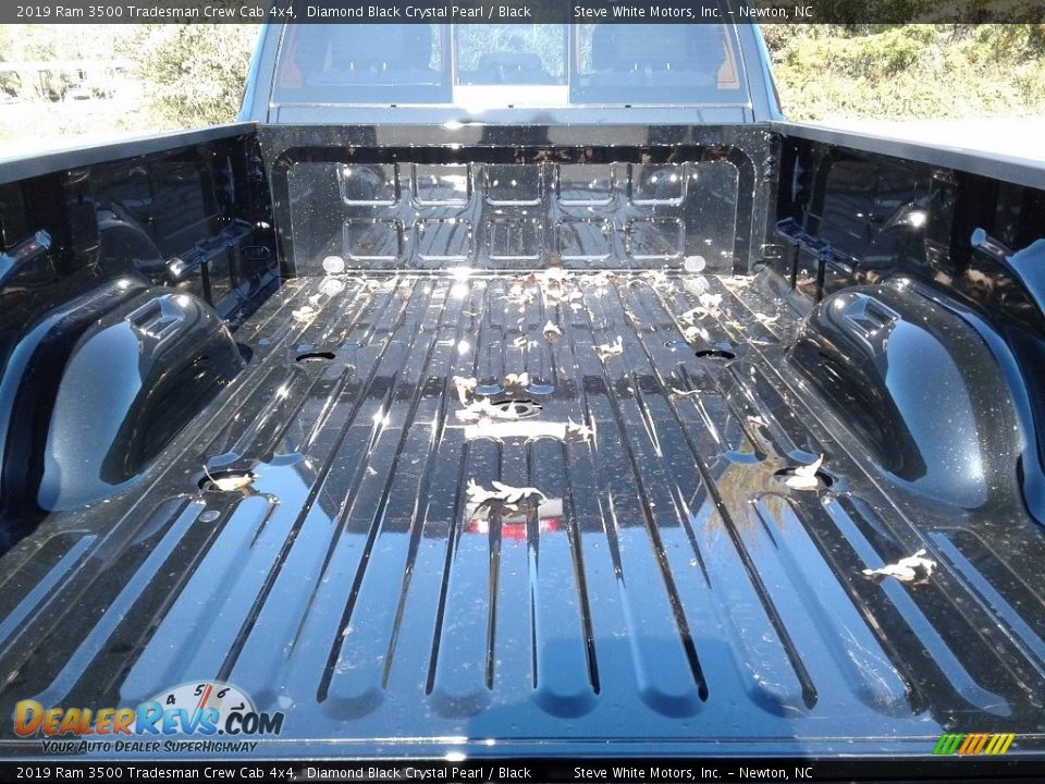 2019 Ram 3500 Tradesman Crew Cab 4x4 Diamond Black Crystal Pearl / Black Photo #13