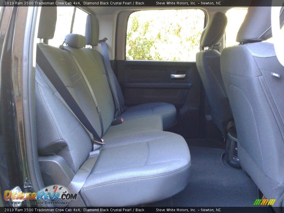 2019 Ram 3500 Tradesman Crew Cab 4x4 Diamond Black Crystal Pearl / Black Photo #14