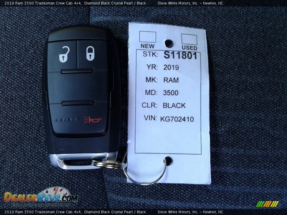 2019 Ram 3500 Tradesman Crew Cab 4x4 Diamond Black Crystal Pearl / Black Photo #27