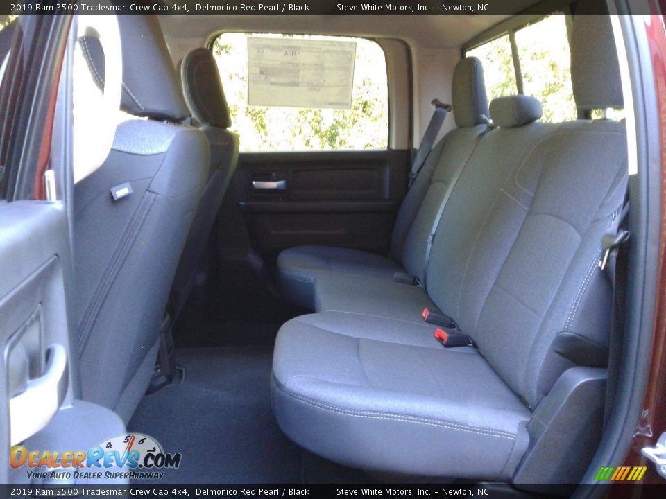2019 Ram 3500 Tradesman Crew Cab 4x4 Delmonico Red Pearl / Black Photo #12