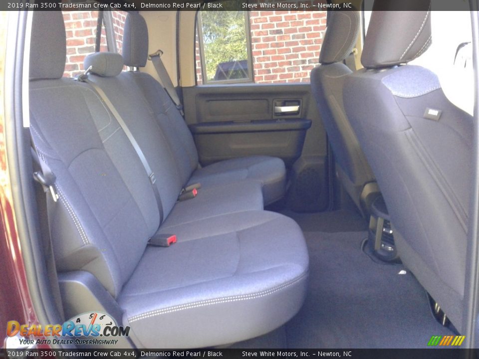 2019 Ram 3500 Tradesman Crew Cab 4x4 Delmonico Red Pearl / Black Photo #15