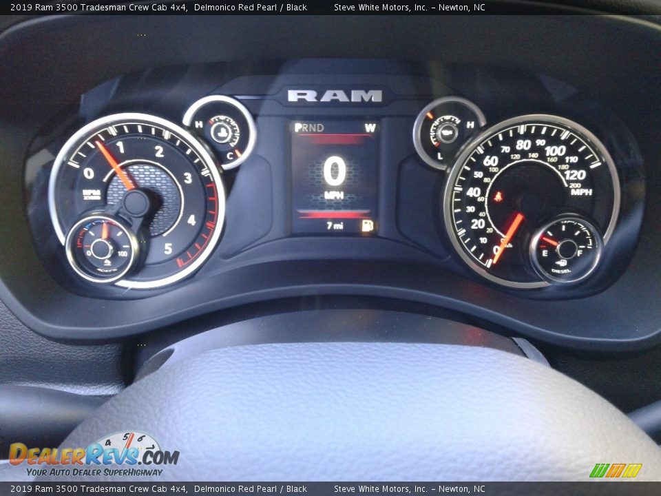 2019 Ram 3500 Tradesman Crew Cab 4x4 Delmonico Red Pearl / Black Photo #19