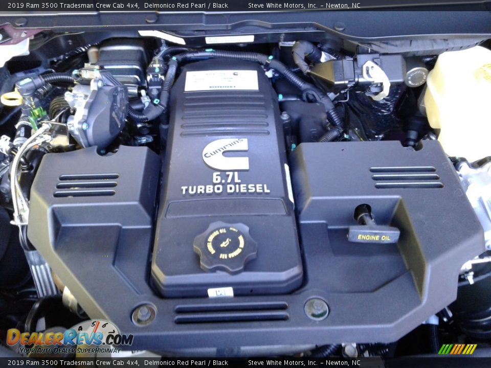 2019 Ram 3500 Tradesman Crew Cab 4x4 Delmonico Red Pearl / Black Photo #29