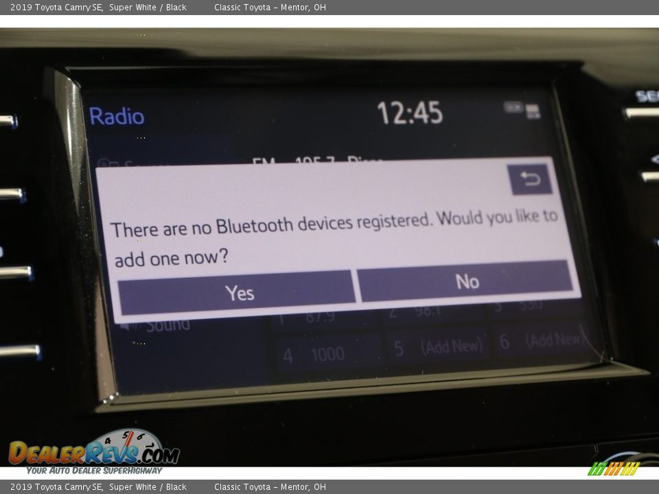 2019 Toyota Camry SE Super White / Black Photo #13