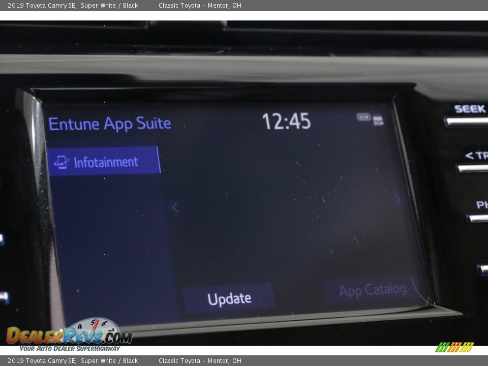 2019 Toyota Camry SE Super White / Black Photo #14