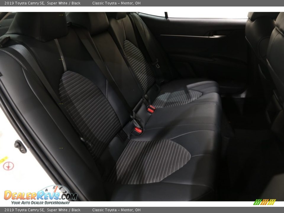 2019 Toyota Camry SE Super White / Black Photo #17