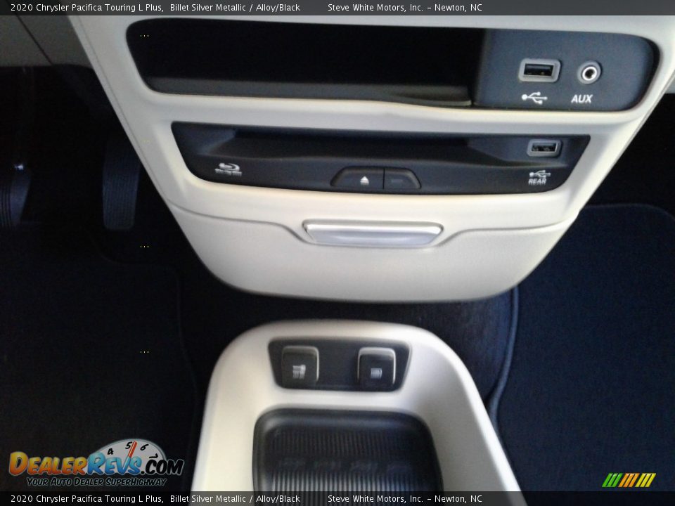 2020 Chrysler Pacifica Touring L Plus Billet Silver Metallic / Alloy/Black Photo #33