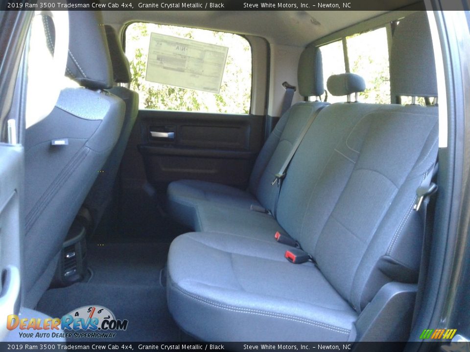 2019 Ram 3500 Tradesman Crew Cab 4x4 Granite Crystal Metallic / Black Photo #11