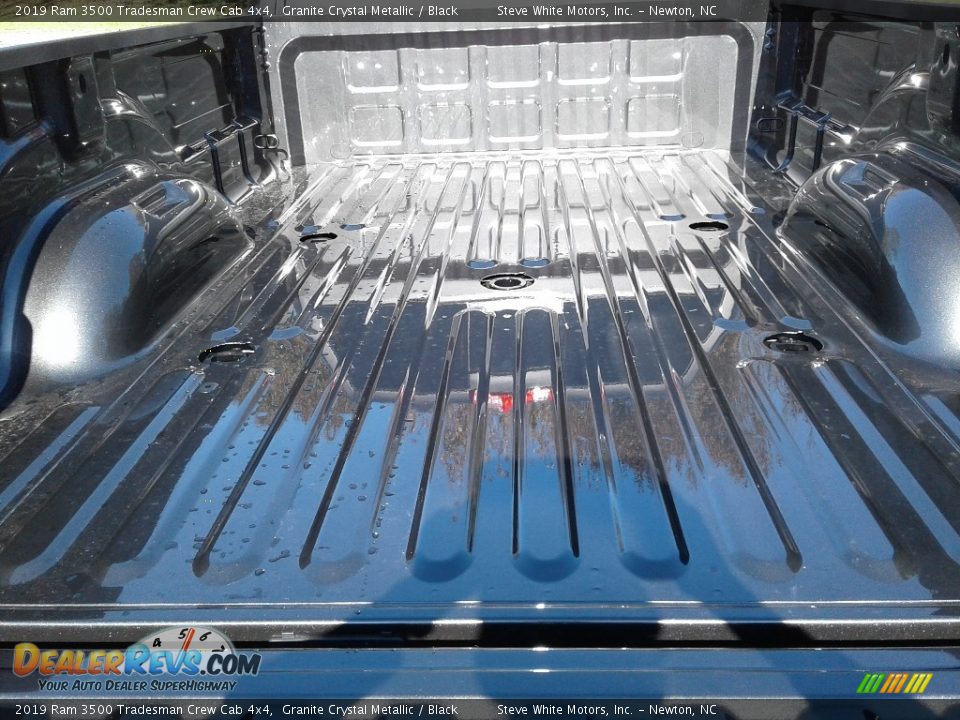 2019 Ram 3500 Tradesman Crew Cab 4x4 Granite Crystal Metallic / Black Photo #13