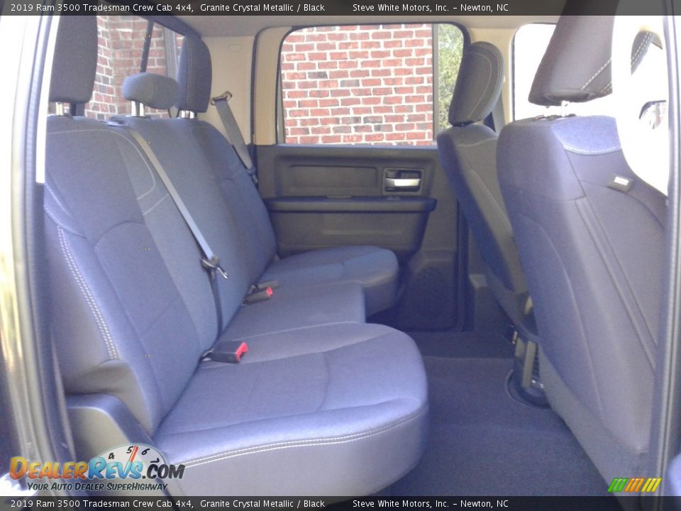 2019 Ram 3500 Tradesman Crew Cab 4x4 Granite Crystal Metallic / Black Photo #14