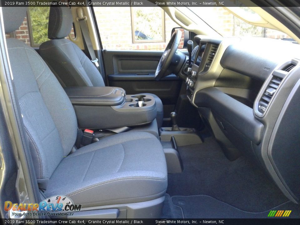 2019 Ram 3500 Tradesman Crew Cab 4x4 Granite Crystal Metallic / Black Photo #15