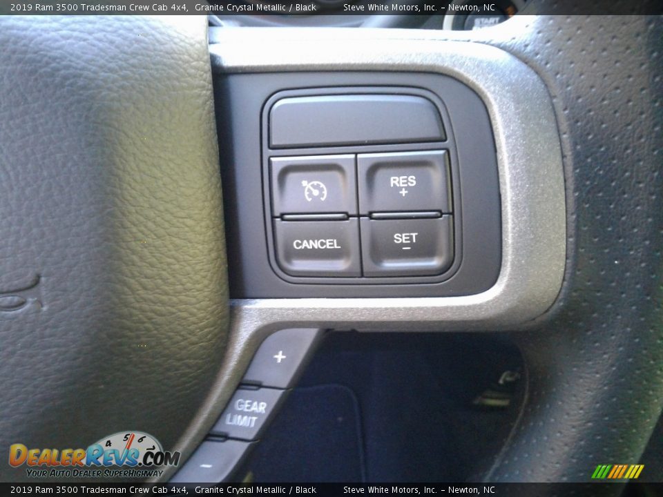 2019 Ram 3500 Tradesman Crew Cab 4x4 Granite Crystal Metallic / Black Photo #17