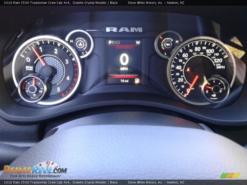 2019 Ram 3500 Tradesman Crew Cab 4x4 Granite Crystal Metallic / Black Photo #18