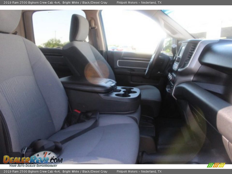2019 Ram 2500 Bighorn Crew Cab 4x4 Bright White / Black/Diesel Gray Photo #29