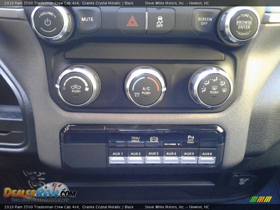 2019 Ram 3500 Tradesman Crew Cab 4x4 Granite Crystal Metallic / Black Photo #23