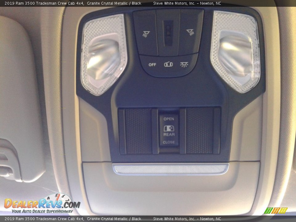 2019 Ram 3500 Tradesman Crew Cab 4x4 Granite Crystal Metallic / Black Photo #24