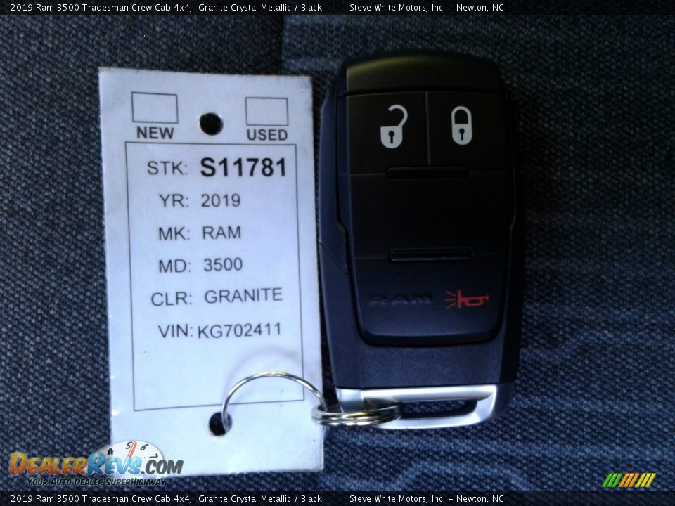 2019 Ram 3500 Tradesman Crew Cab 4x4 Granite Crystal Metallic / Black Photo #26
