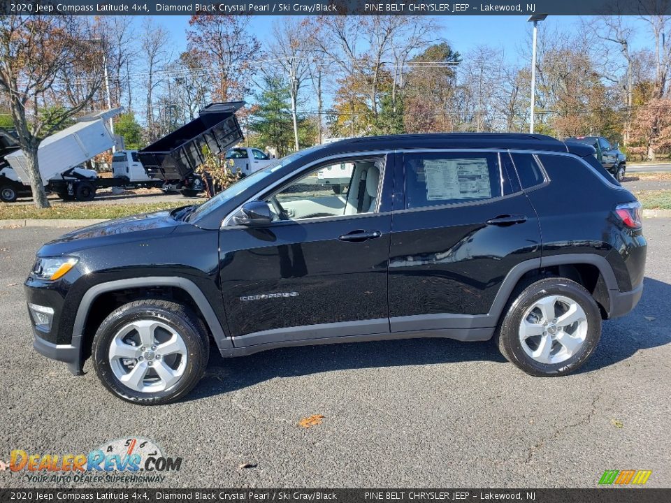 2020 Jeep Compass Latitude 4x4 Diamond Black Crystal Pearl / Ski Gray/Black Photo #3